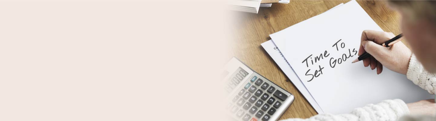 5-financial-goals-you-should-achieve-before-turning-30-desk 5-financial-goals-you-should-achieve-before-turning-30-desk