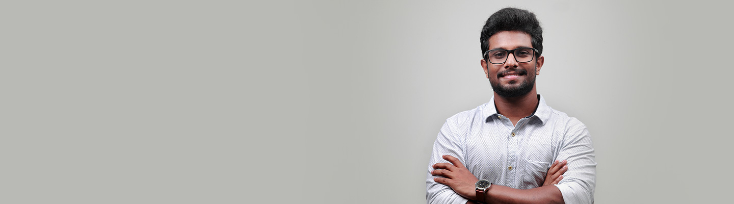 savings-account-vs-current-account-desk savings-account-vs-current-account-desk